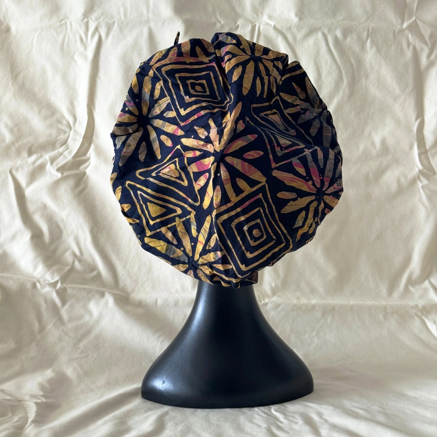 Manetain — Batik Bonnet (Silk Satin Lined)