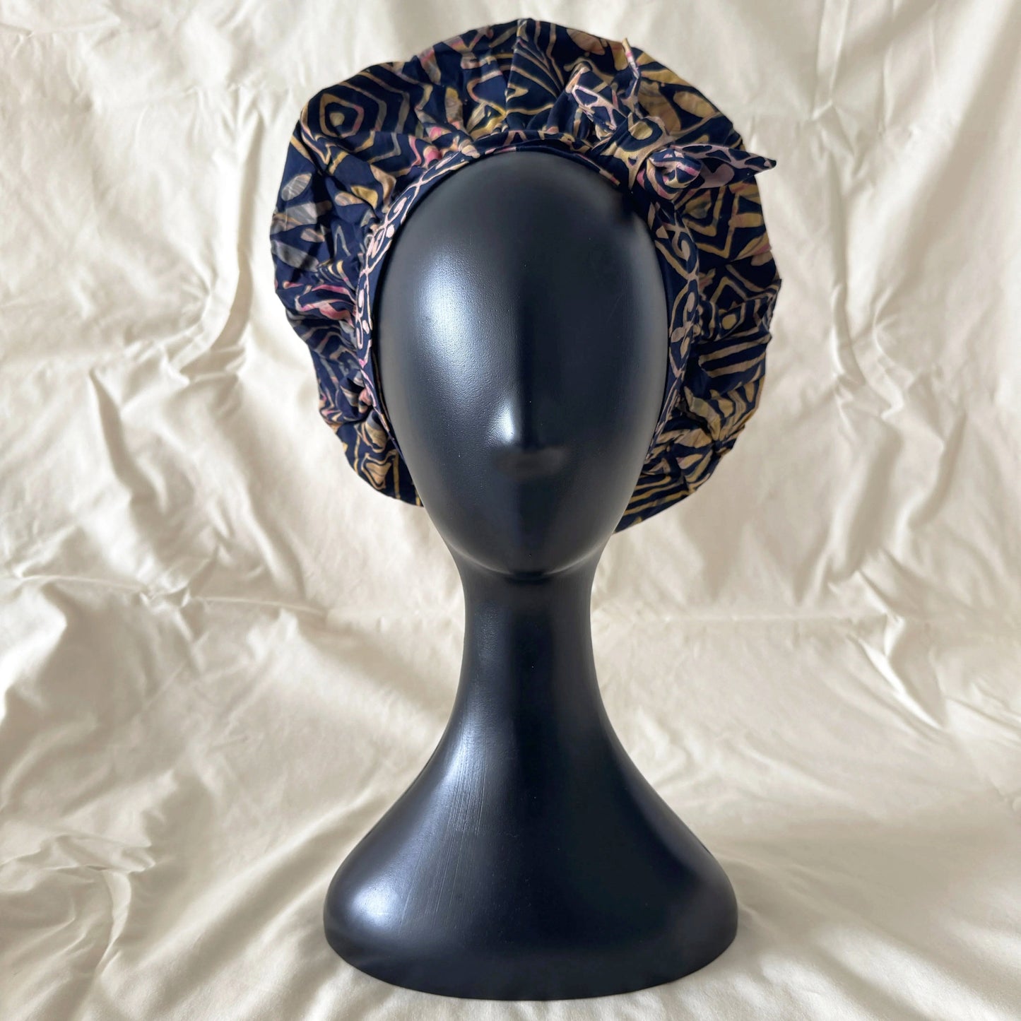 Manetain — Batik Bonnet (Silk Satin Lined)